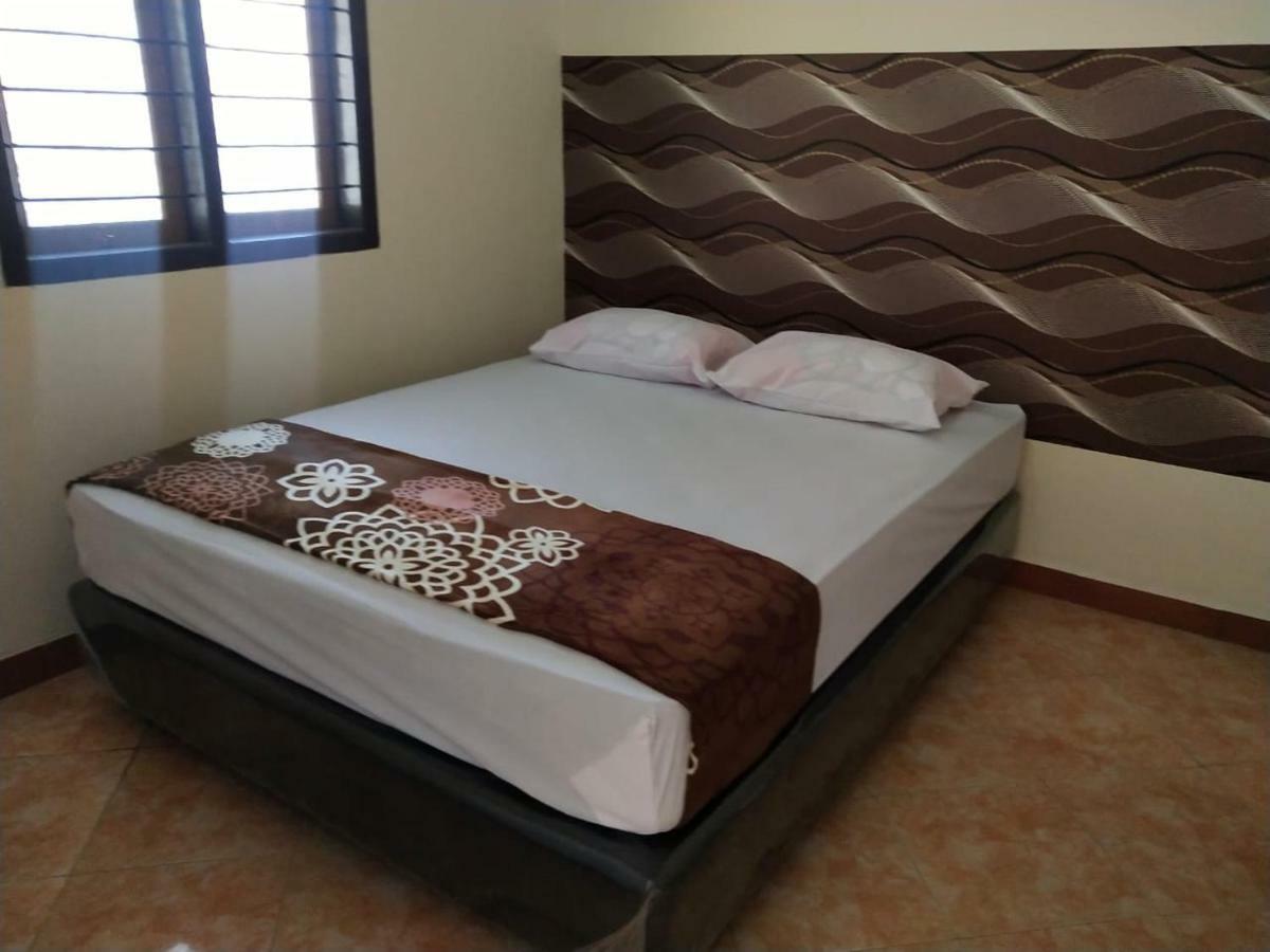 Thalia Guesthouse Ijen - Bromo & Sukamade Tour 外南梦 外观 照片